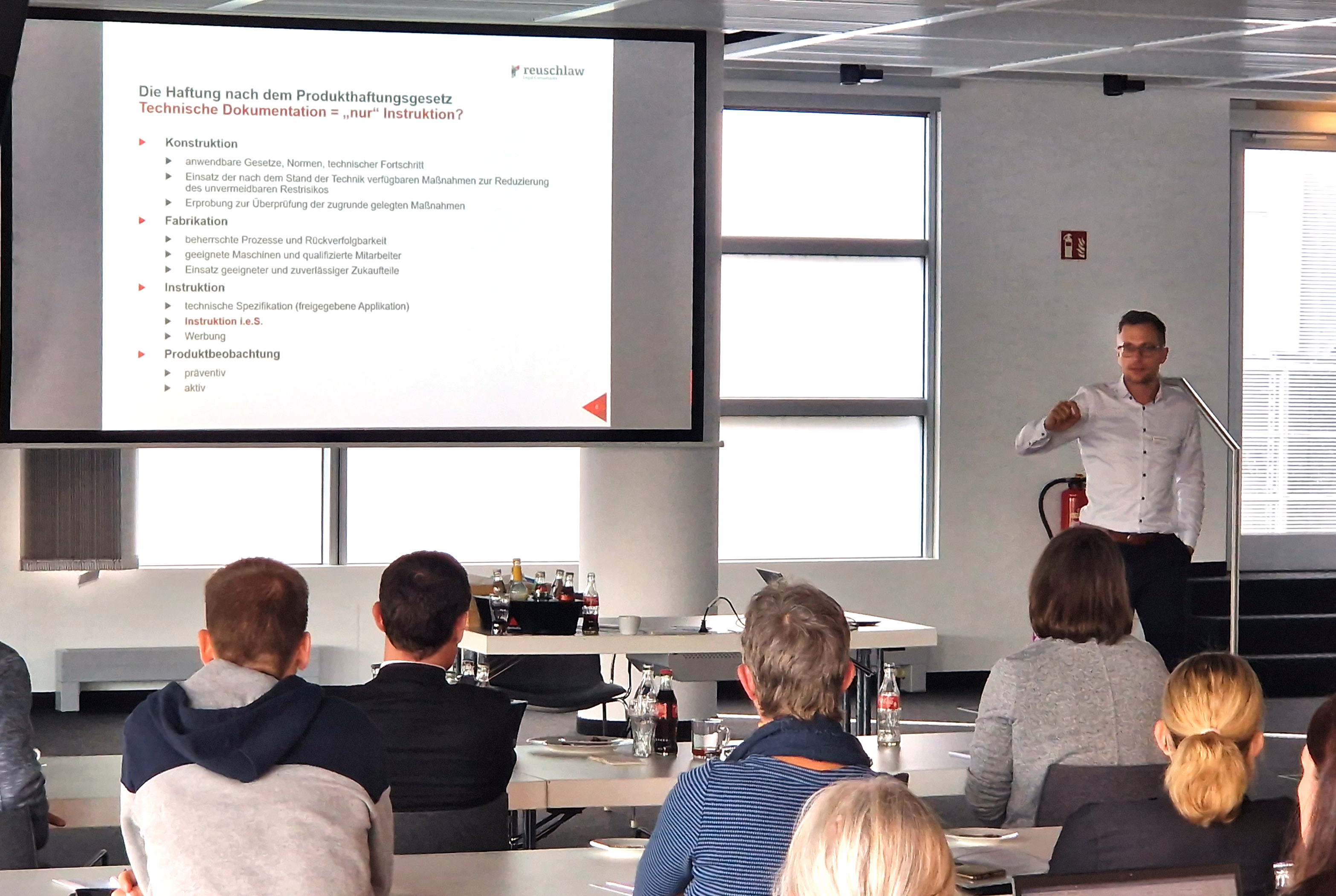 Niklas Gatermann von reuschlaw sprach über die Technische Dokumentation und ihre Auswirkungen auf die Produkthaftung