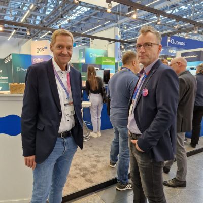 gds-Geschäftsführer Ulrich Pelster und Sebstian Dulisch, Leiter der Technischen Redaktion, sind rundherum zufrieden