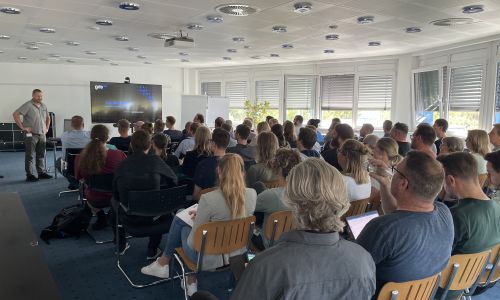 Foto vom Eröffnungsvortrag der gds-Seminartage, einer internen Veranstaltung der gds GmbH und der Sprachenwelt GmbH im September 2023
